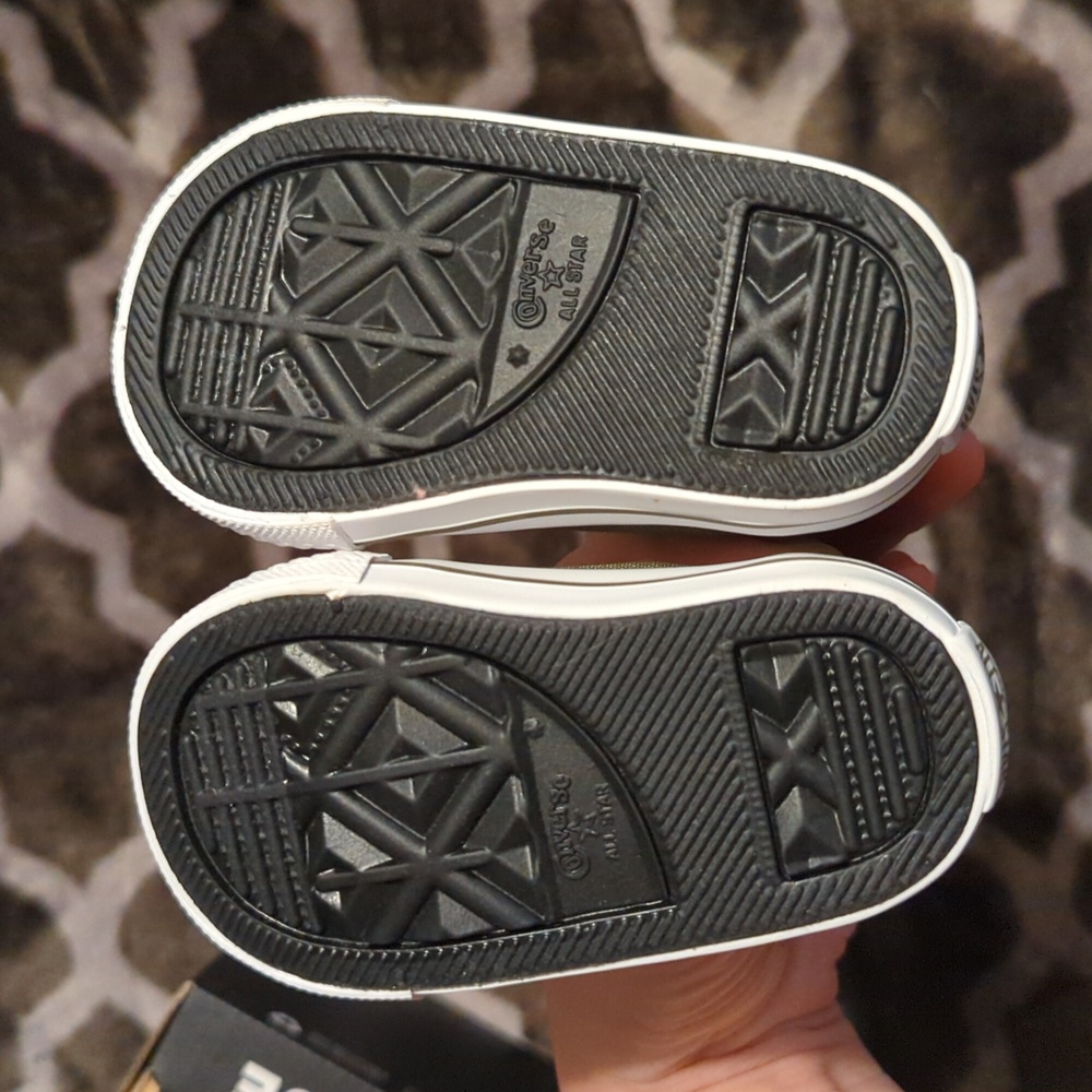 New Infant Size- 2 Olive Converse - Picture 3 of 5